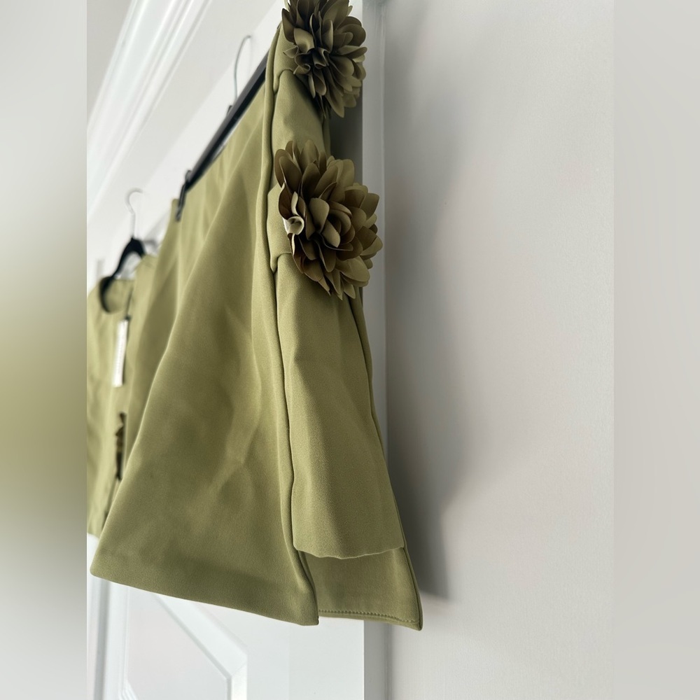 Commense 2 Piece Floral cut out set - Picture 6 of 10